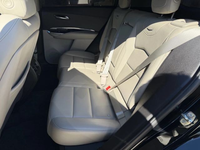 Cadillac XT4 Vehicle Full-screen Gallery Image 17