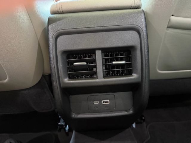 Cadillac XT4 Vehicle Full-screen Gallery Image 18