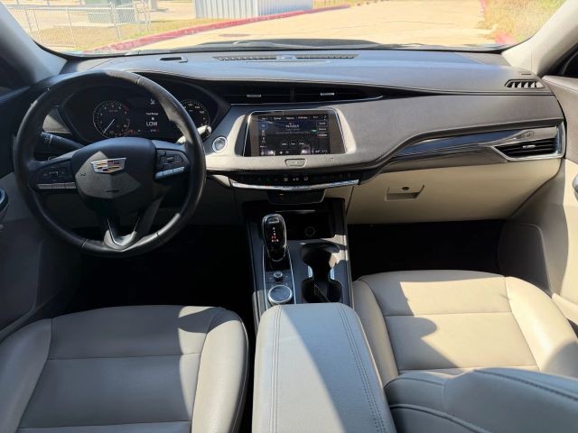 Cadillac XT4 Vehicle Full-screen Gallery Image 19