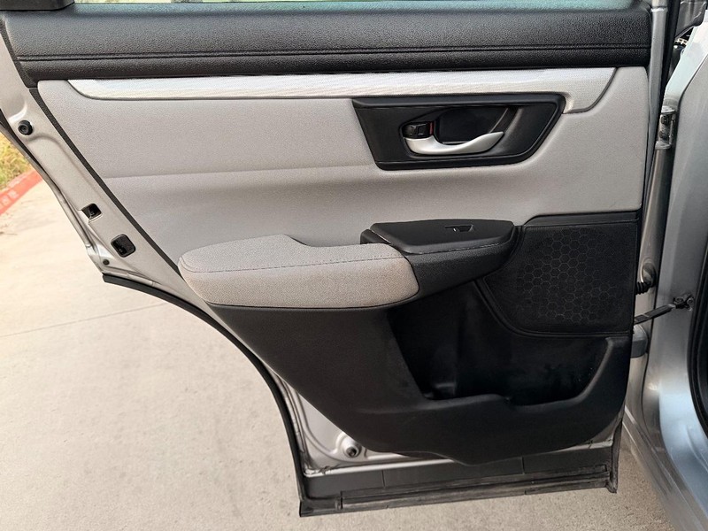 Honda CR-V Vehicle Full-screen Gallery Image 12