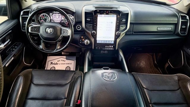 Ram 1500 Crew Vehicle Full-screen Gallery Image 07