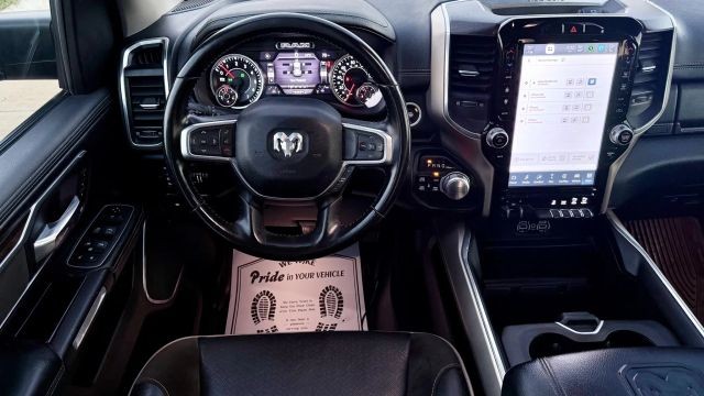 Ram 1500 Crew Vehicle Full-screen Gallery Image 08