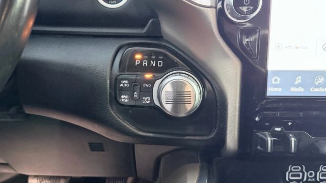 Ram 1500 Crew Vehicle Full-screen Gallery Image 10