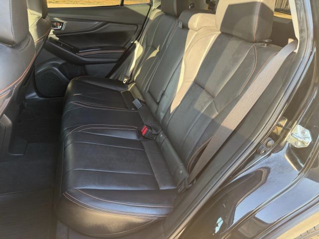 Subaru Crosstrek Vehicle Full-screen Gallery Image 17