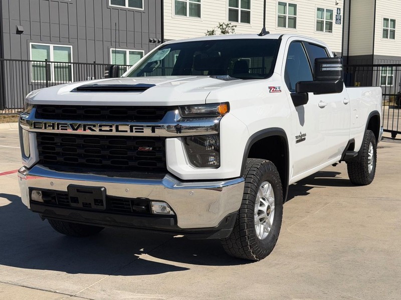 Chevrolet Silverado 2500HD Vehicle Full-screen Gallery Image 02