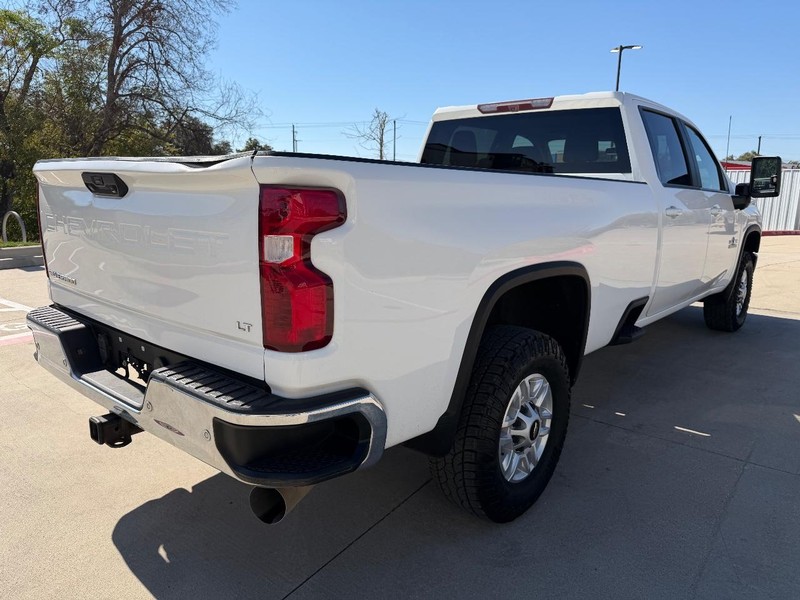 Chevrolet Silverado 2500HD Vehicle Full-screen Gallery Image 06