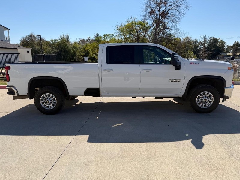 Chevrolet Silverado 2500HD Vehicle Full-screen Gallery Image 07