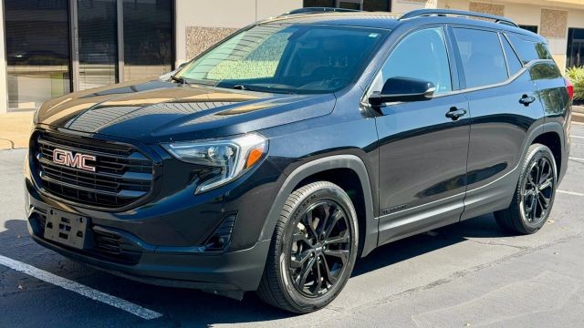 GMC Terrain Vehicle Full-screen Gallery Image 02