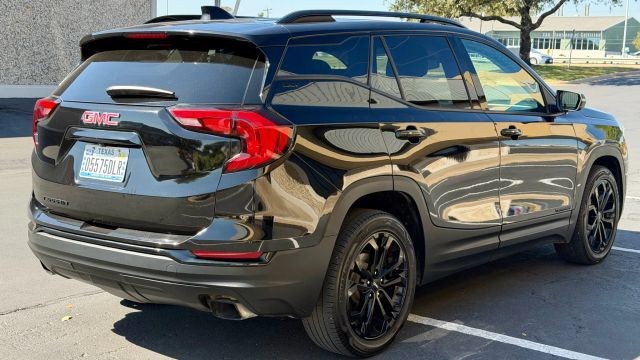 GMC Terrain Vehicle Full-screen Gallery Image 03