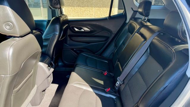 GMC Terrain Vehicle Full-screen Gallery Image 08