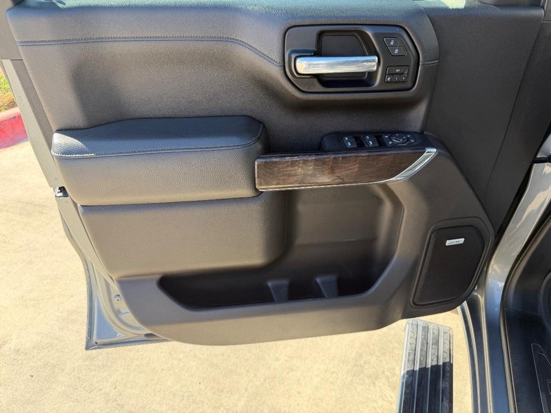 GMC Sierra 1500 Vehicle Full-screen Gallery Image 10