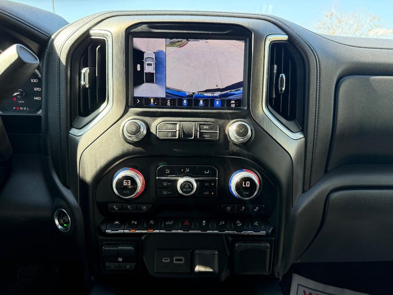 GMC Sierra 1500 Vehicle Full-screen Gallery Image 15