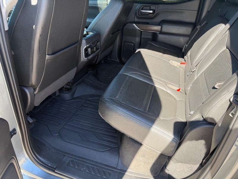 GMC Sierra 1500 Vehicle Full-screen Gallery Image 17