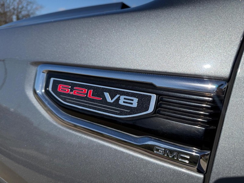 GMC Sierra 1500 Vehicle Full-screen Gallery Image 23