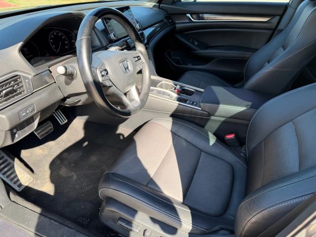 Honda Accord Sedan Vehicle Full-screen Gallery Image 11