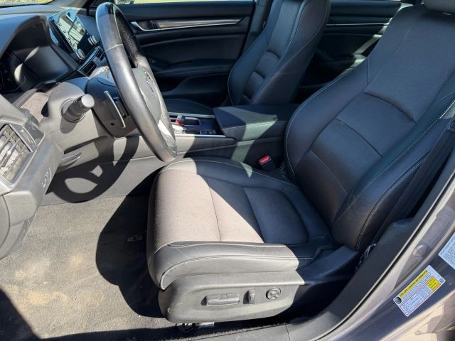 Honda Accord Sedan Vehicle Full-screen Gallery Image 12