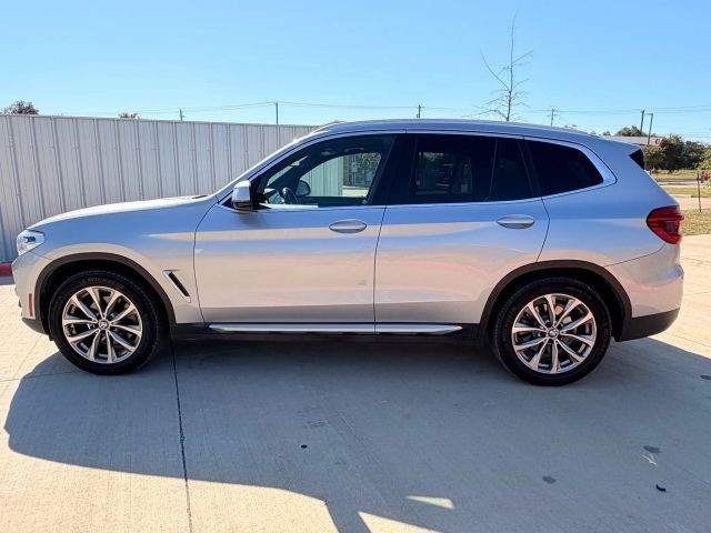 BMW X3 Vehicle Full-screen Gallery Image 03