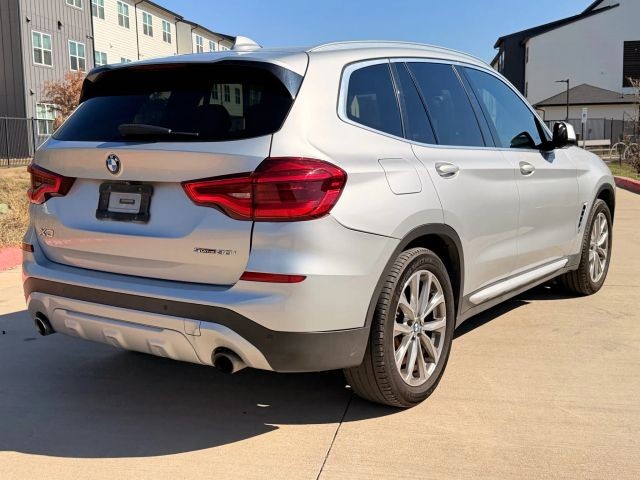 BMW X3 Vehicle Full-screen Gallery Image 06