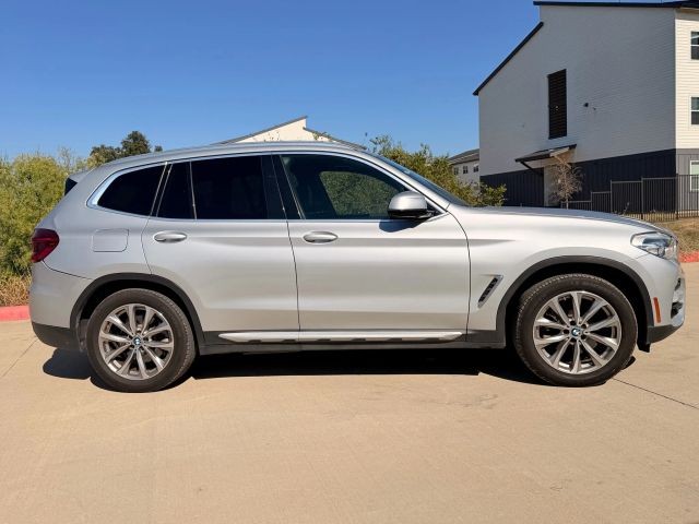 BMW X3 Vehicle Full-screen Gallery Image 07