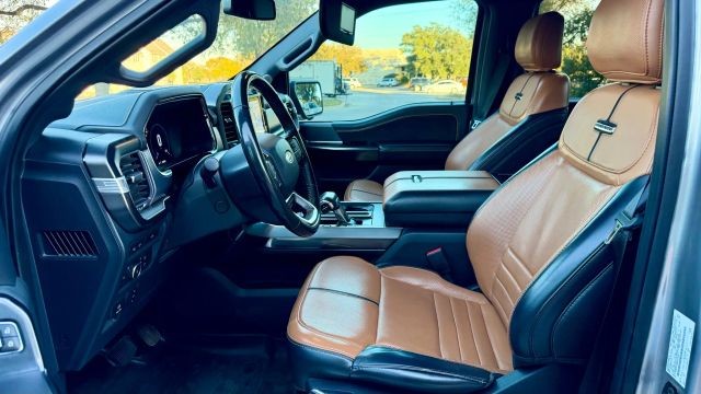 Ford F-150 Vehicle Full-screen Gallery Image 06