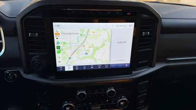 Ford F-150 Vehicle Full-screen Gallery Image 14