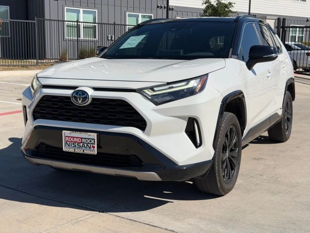 Toyota RAV4 Vehicle Full-screen Gallery Image 02