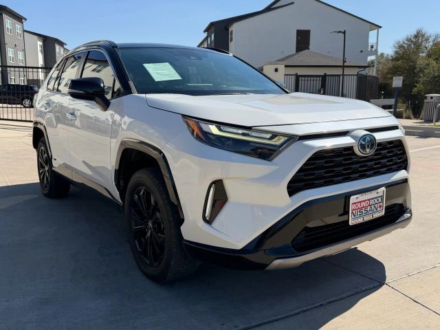 Toyota RAV4 Vehicle Full-screen Gallery Image 08