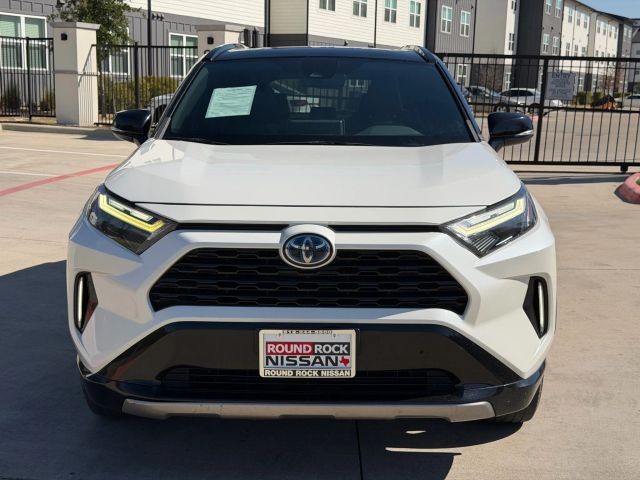 Toyota RAV4 Vehicle Full-screen Gallery Image 09