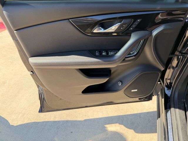 Chevrolet Blazer Vehicle Full-screen Gallery Image 10