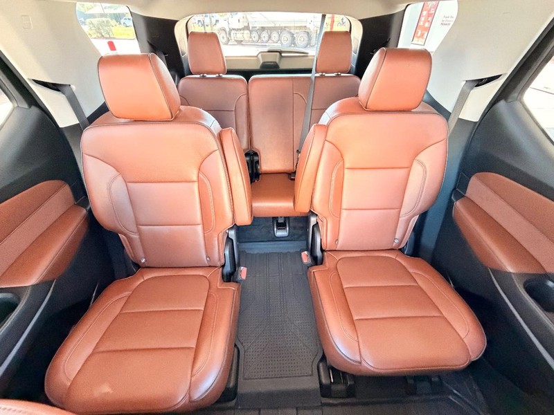 Chevrolet Traverse Vehicle Full-screen Gallery Image 14