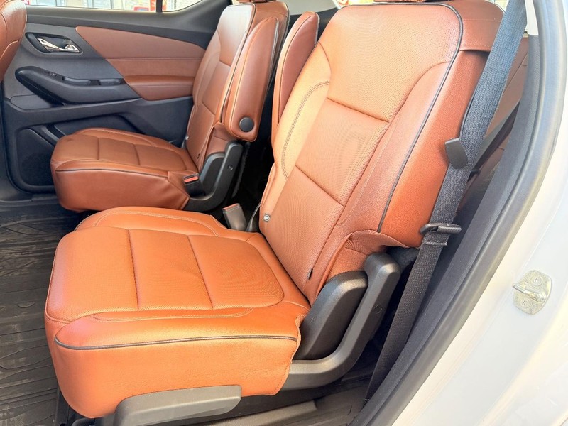 Chevrolet Traverse Vehicle Full-screen Gallery Image 16