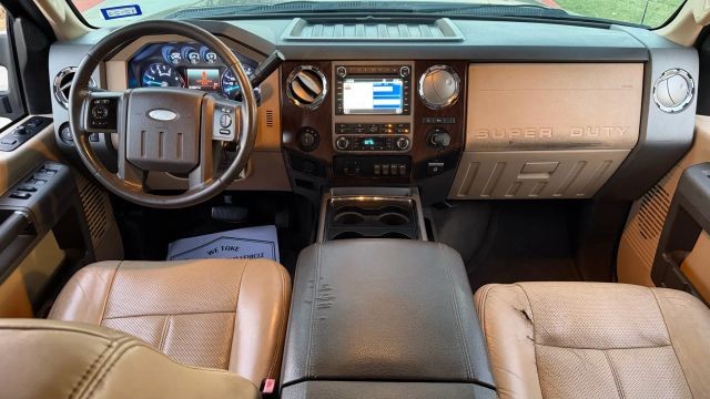 Ford Super Duty F-350 SRW Vehicle Full-screen Gallery Image 07