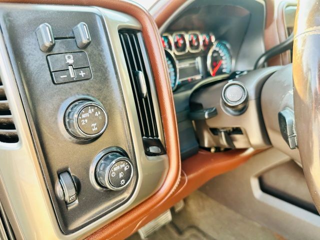 Chevrolet Silverado 1500 Vehicle Full-screen Gallery Image 14