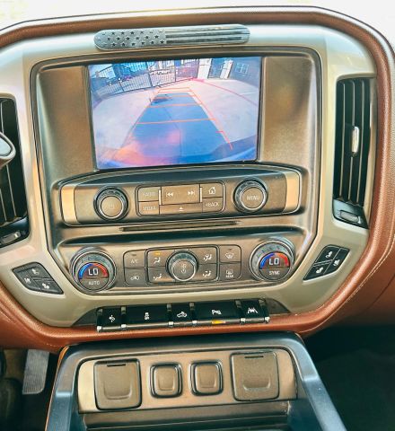 Chevrolet Silverado 1500 Vehicle Full-screen Gallery Image 15