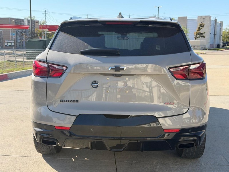 Chevrolet Blazer Vehicle Full-screen Gallery Image 05
