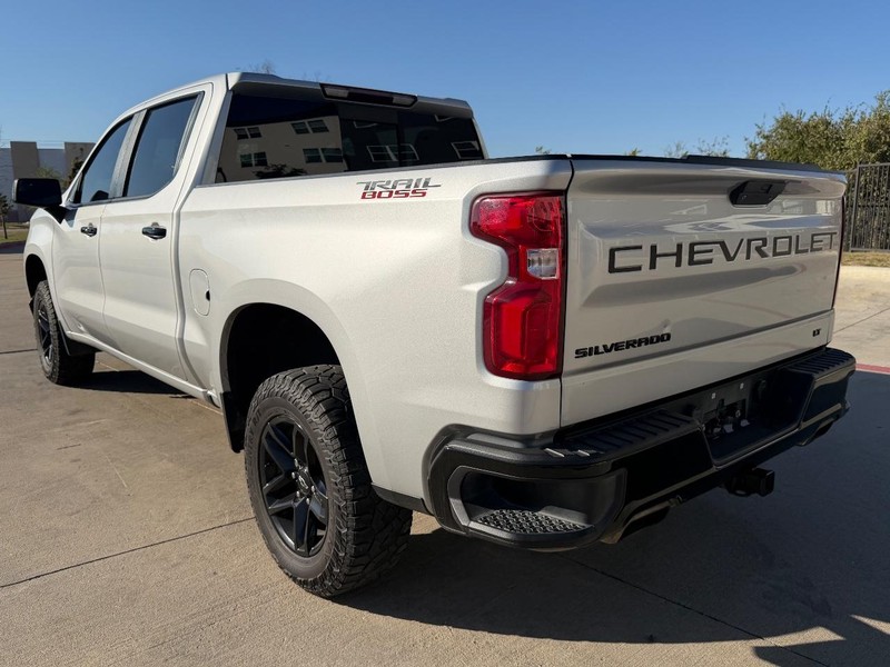 Chevrolet Silverado 1500 Vehicle Full-screen Gallery Image 04