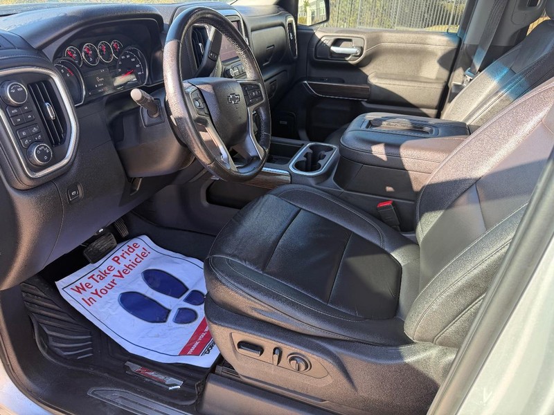 Chevrolet Silverado 1500 Vehicle Full-screen Gallery Image 11