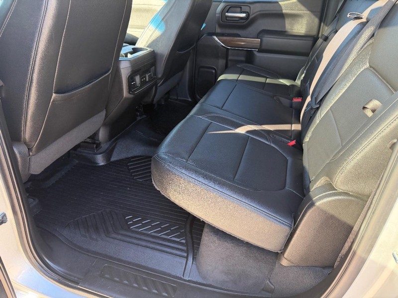 Chevrolet Silverado 1500 Vehicle Full-screen Gallery Image 16