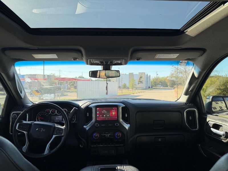 Chevrolet Silverado 1500 Vehicle Full-screen Gallery Image 19