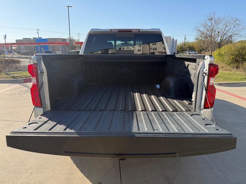 Chevrolet Silverado 1500 Vehicle Full-screen Gallery Image 21