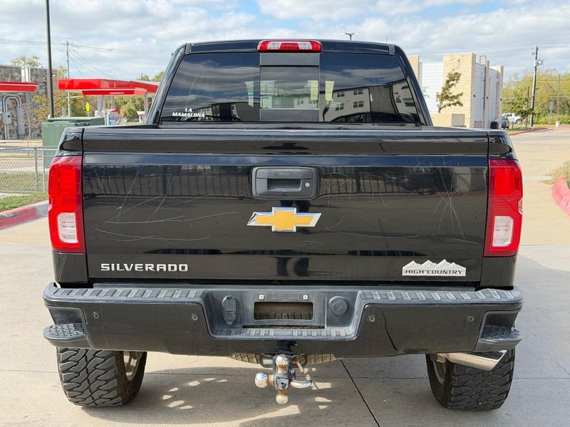 Chevrolet Silverado 1500 Vehicle Full-screen Gallery Image 05