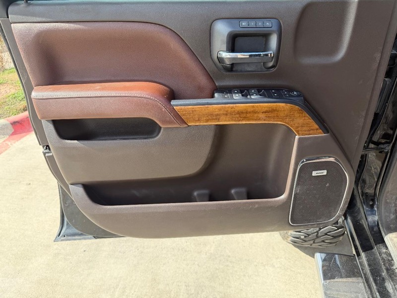 Chevrolet Silverado 1500 Vehicle Full-screen Gallery Image 10