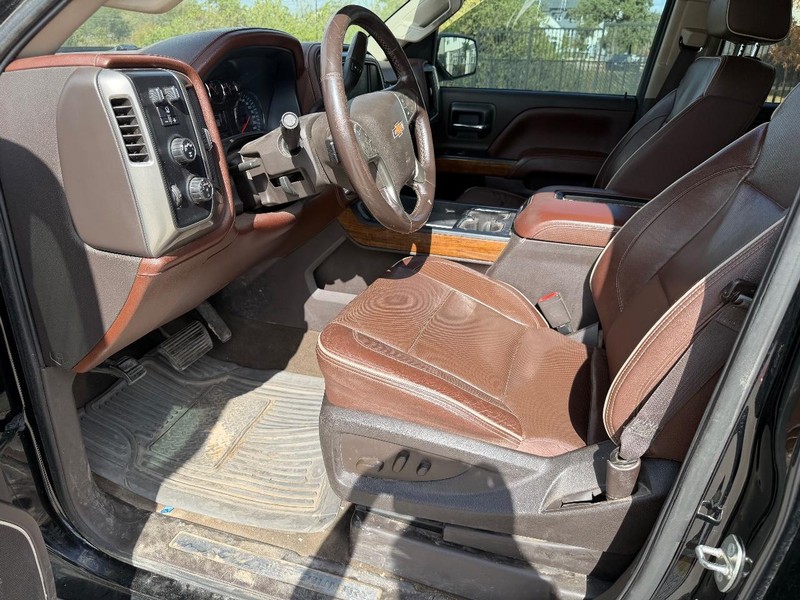 Chevrolet Silverado 1500 Vehicle Full-screen Gallery Image 11