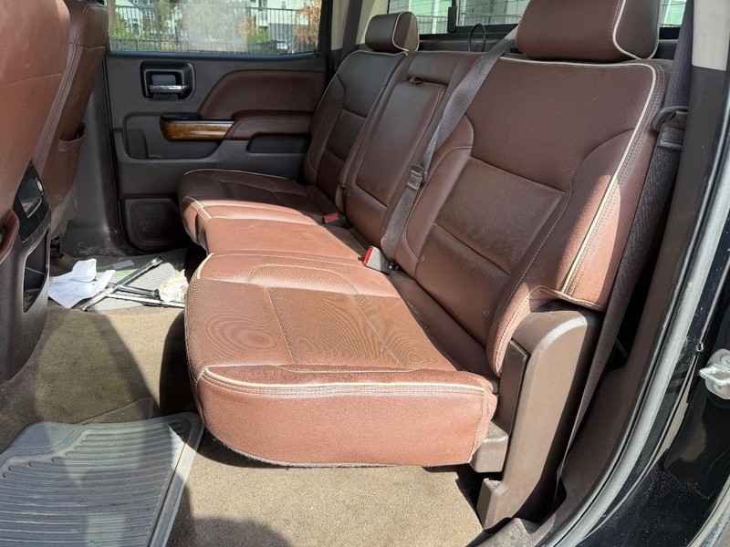 Chevrolet Silverado 1500 Vehicle Full-screen Gallery Image 17