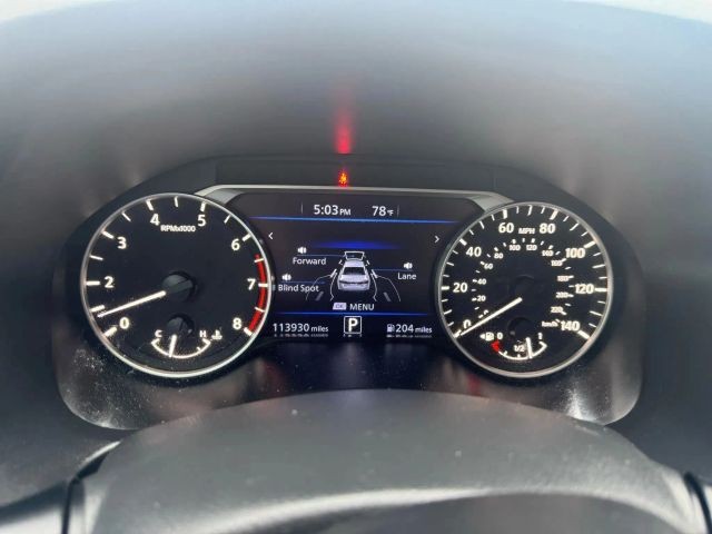 Nissan Altima Vehicle Full-screen Gallery Image 22