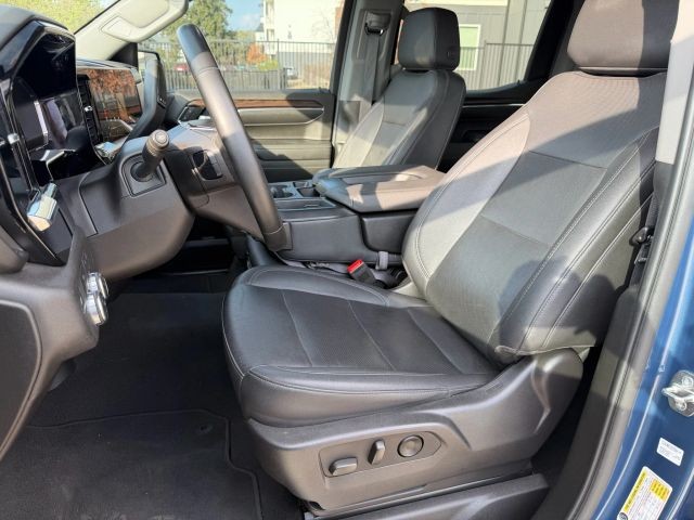 GMC Sierra 150 Vehicle Full-screen Gallery Image 12