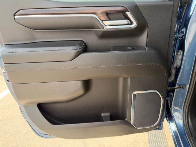 GMC Sierra 150 Vehicle Full-screen Gallery Image 15