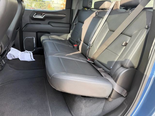 GMC Sierra 150 Vehicle Full-screen Gallery Image 17