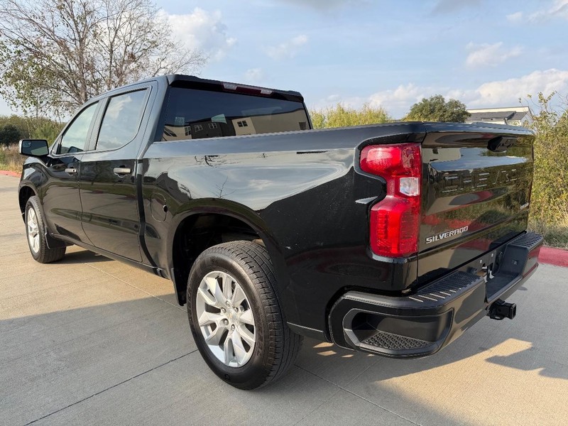 2023 Chevrolet Silverado 1500 Custom photo 3