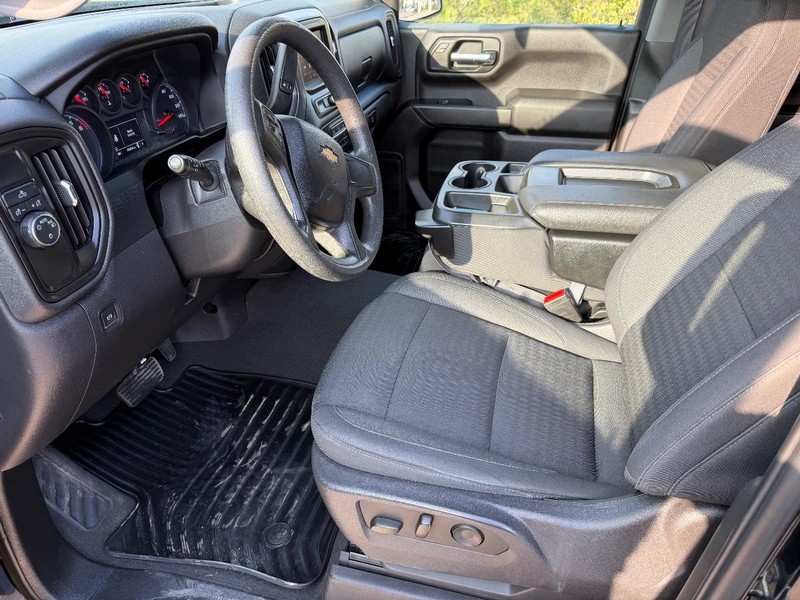 Chevrolet Silverado 1500 Vehicle Full-screen Gallery Image 11